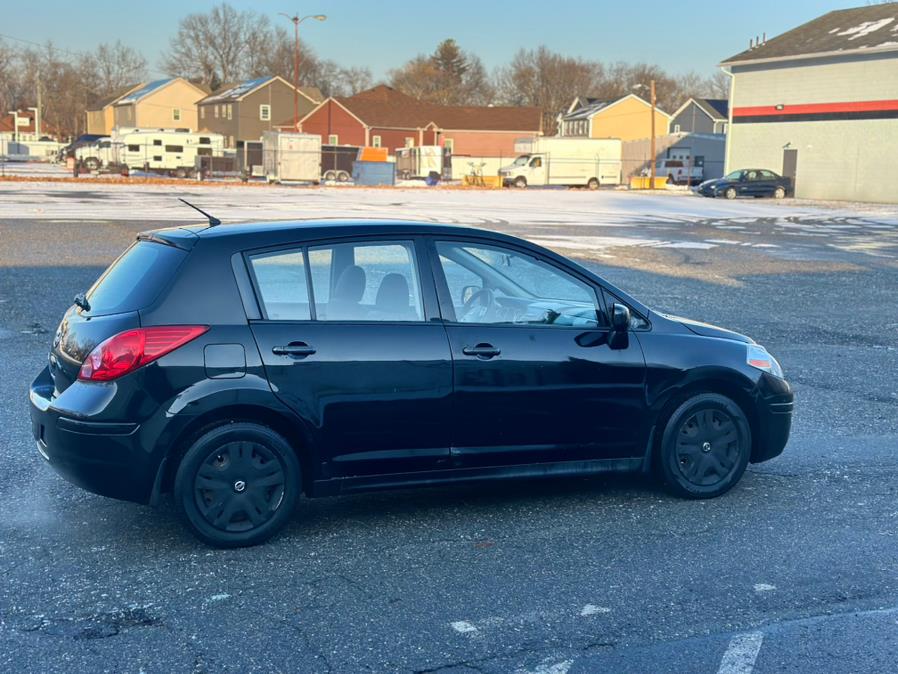 2011 Nissan Versa 1.8 S photo