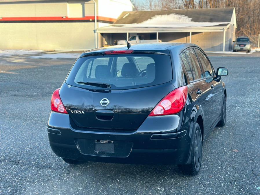 2011 Nissan Versa 1.8 S photo