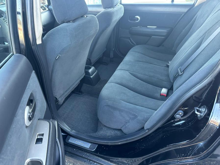2011 Nissan Versa 1.8 S photo