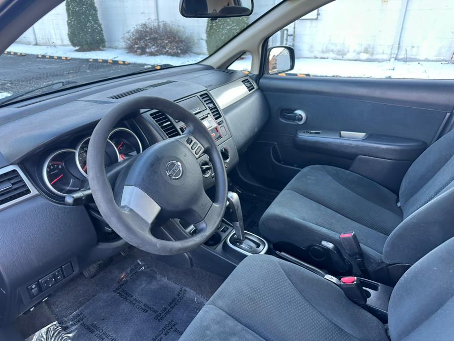 2011 Nissan Versa 1.8 S photo