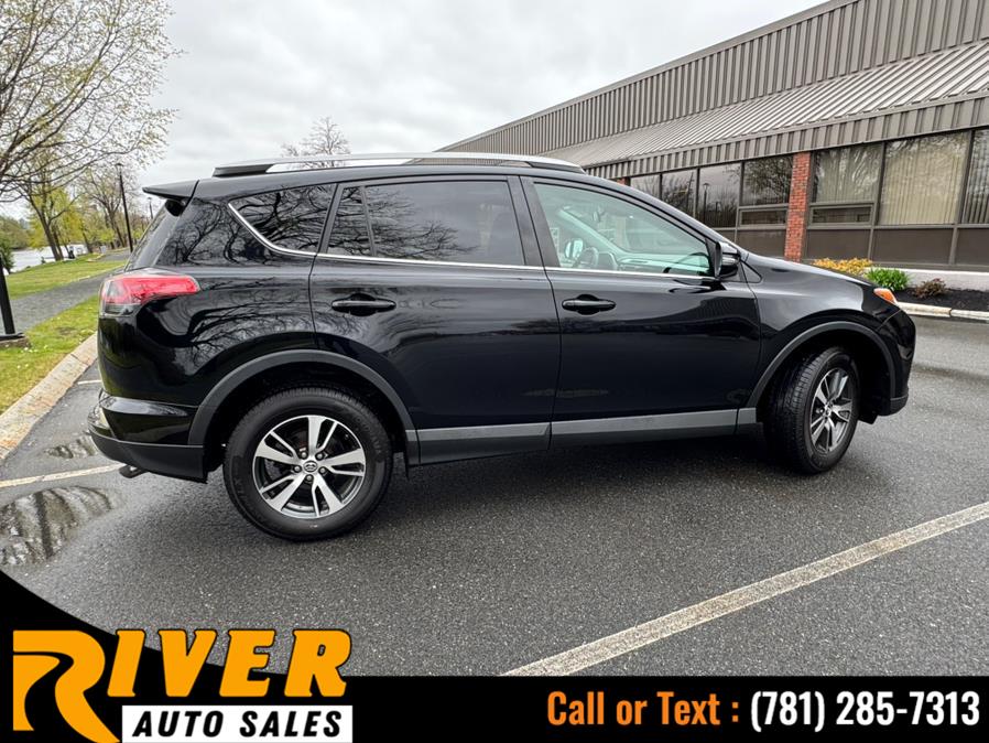 2018 Toyota RAV4 XLE AWD (Natl) photo
