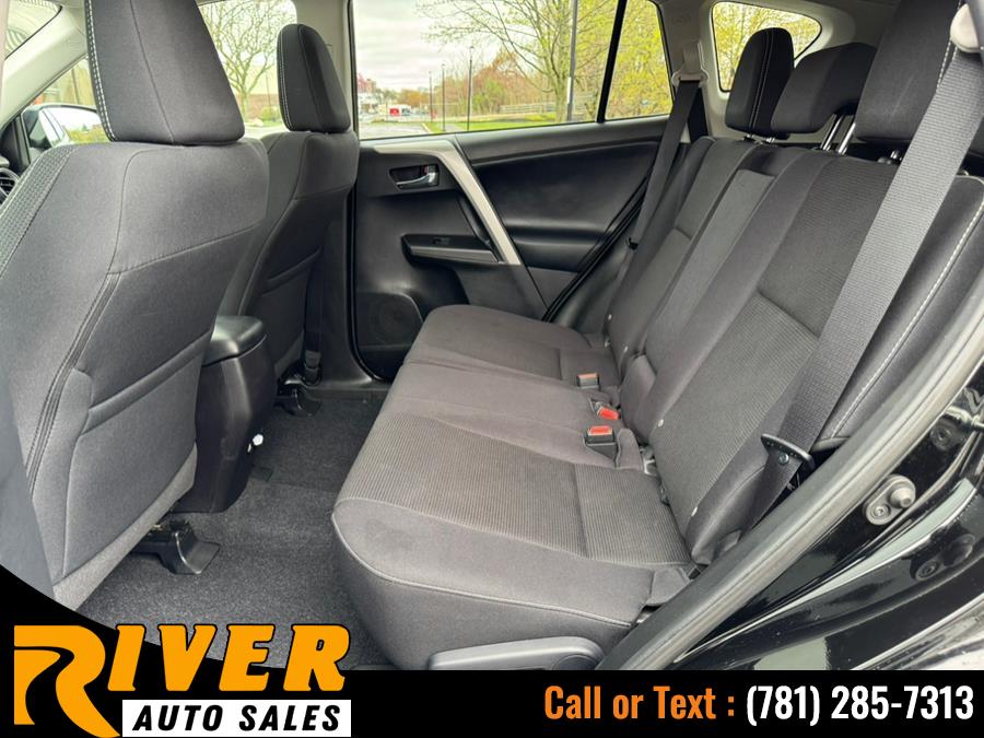 2018 Toyota RAV4 XLE AWD (Natl) photo