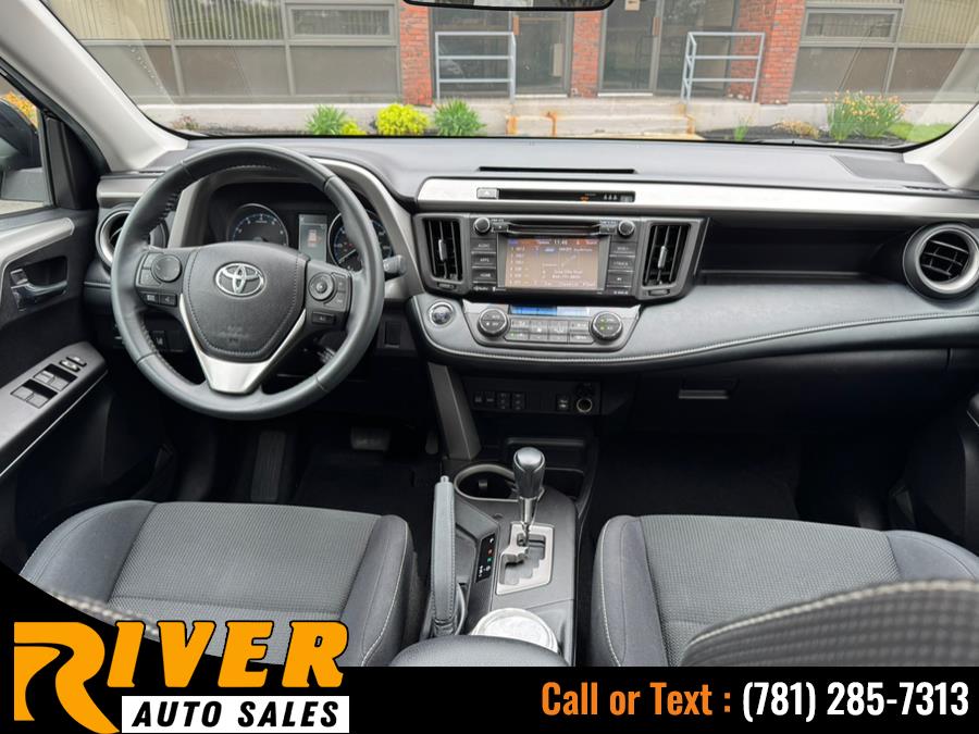 2018 Toyota RAV4 XLE AWD (Natl) photo