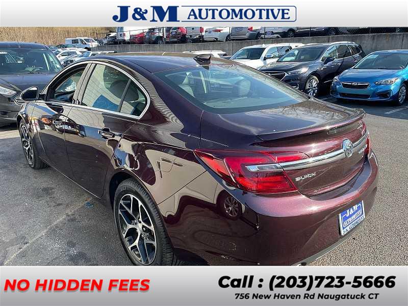 2017 Buick Regal Sport Touring photo