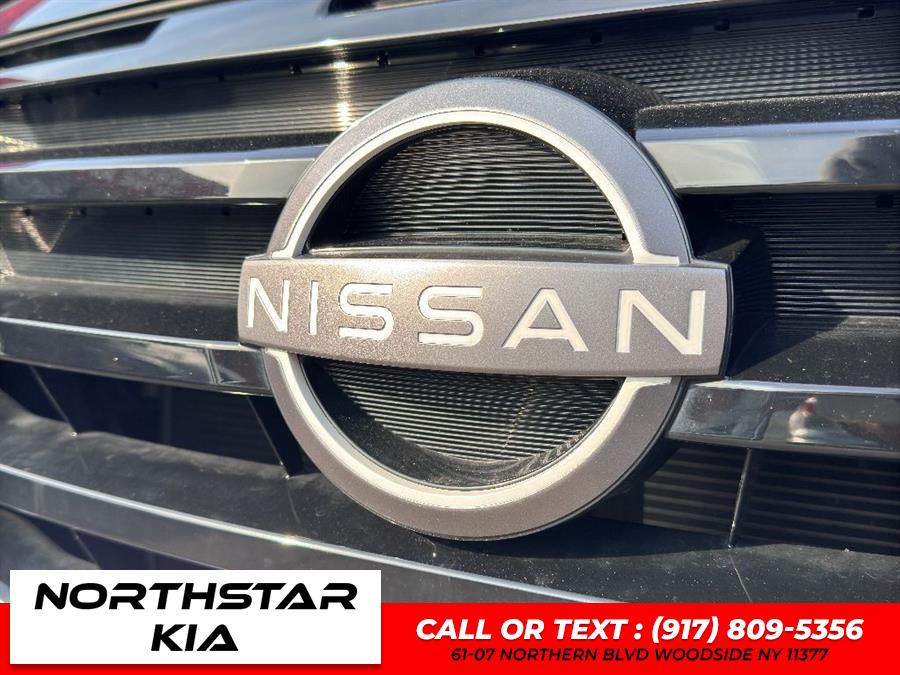 2022 Nissan Pathfinder SV photo