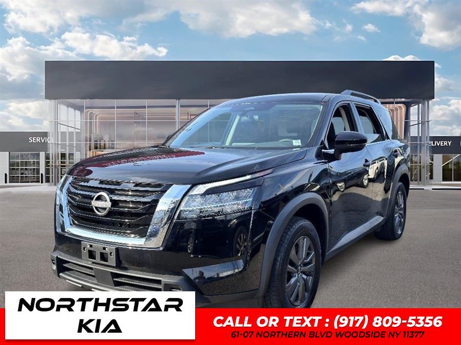 2022 Nissan Pathfinder SV photo