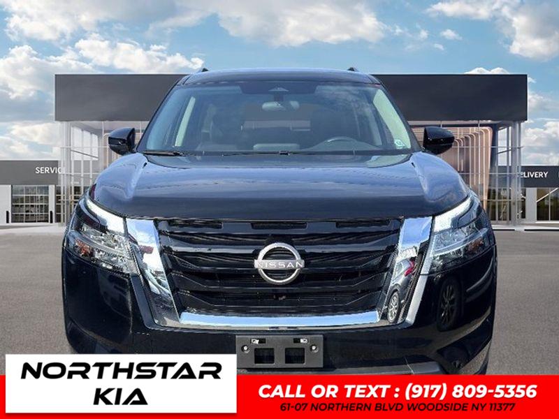 2022 Nissan Pathfinder SV photo