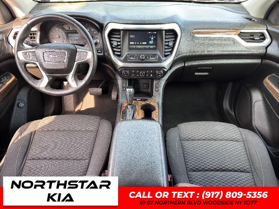 2022 Nissan Pathfinder SV photo