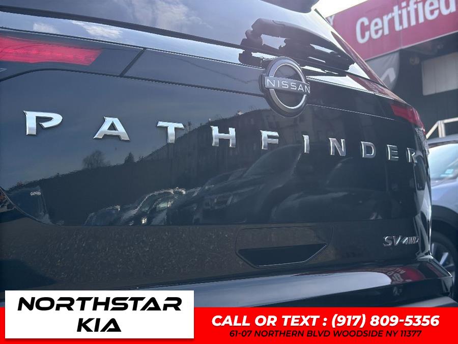 2022 Nissan Pathfinder SV photo