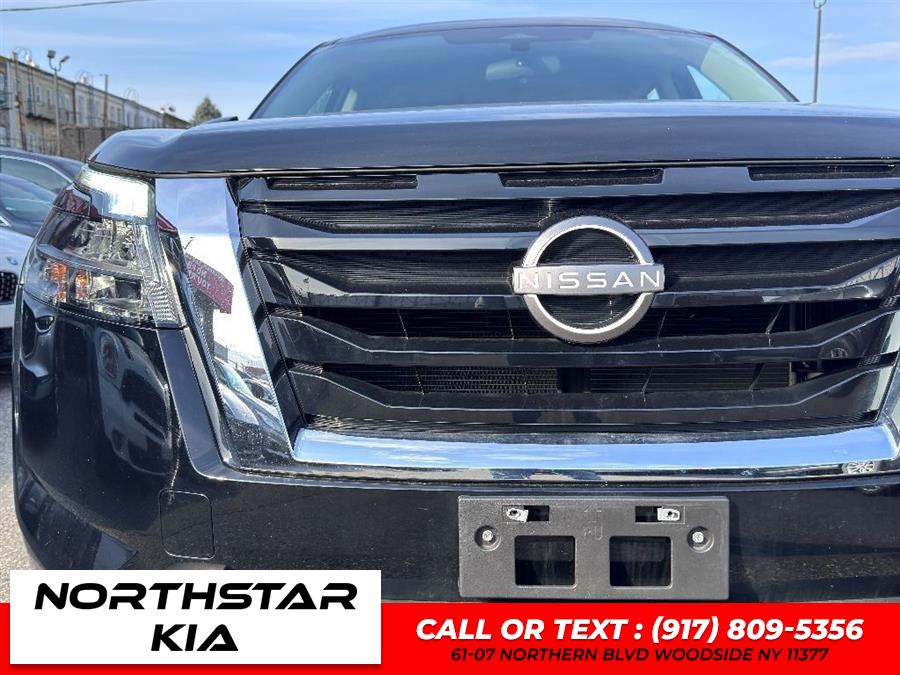 2022 Nissan Pathfinder SV photo