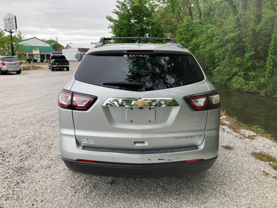 2014 Chevrolet Traverse LS photo