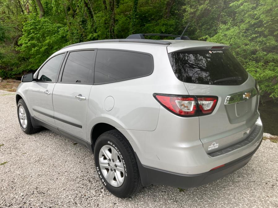 2014 Chevrolet Traverse LS photo