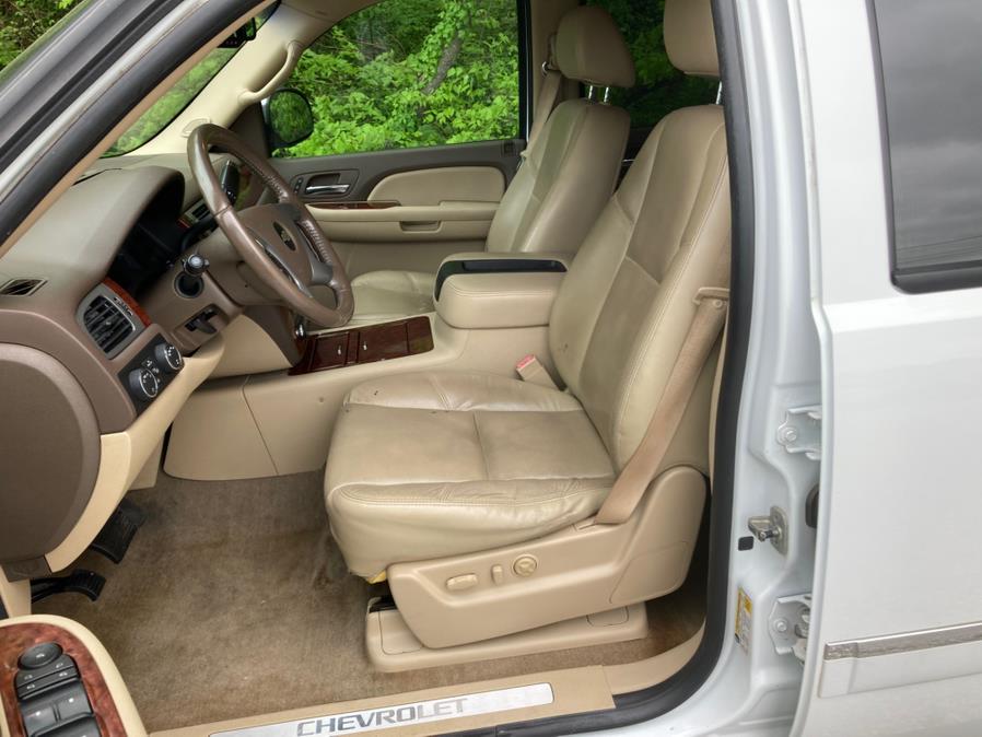 2009 Chevrolet Suburban LTZ 1500 photo
