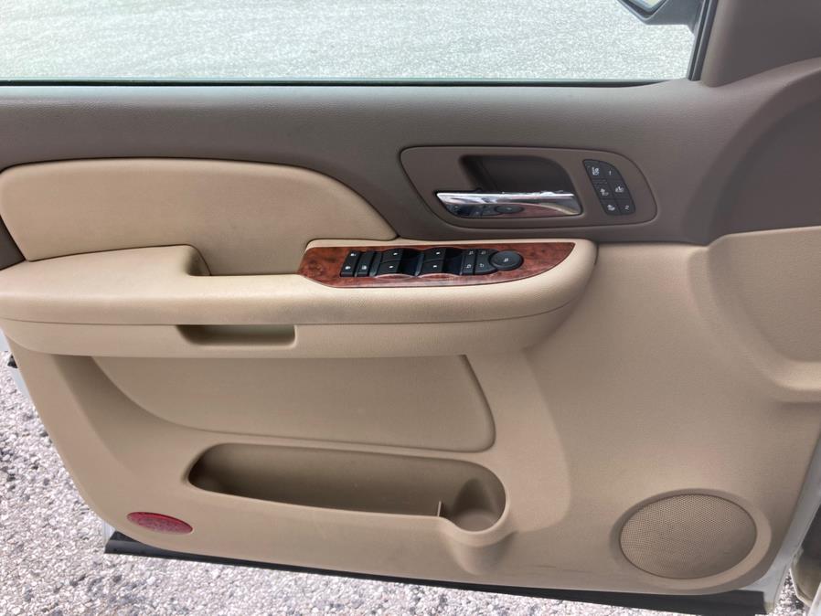 2009 Chevrolet Suburban LTZ 1500 photo