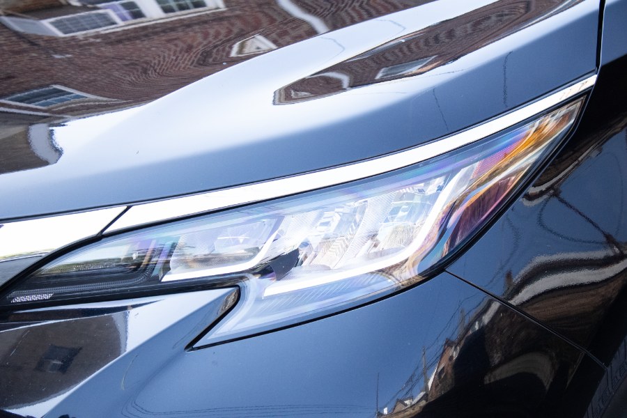 2021 Toyota Sienna LE AWD 8-Passenger (Natl) photo