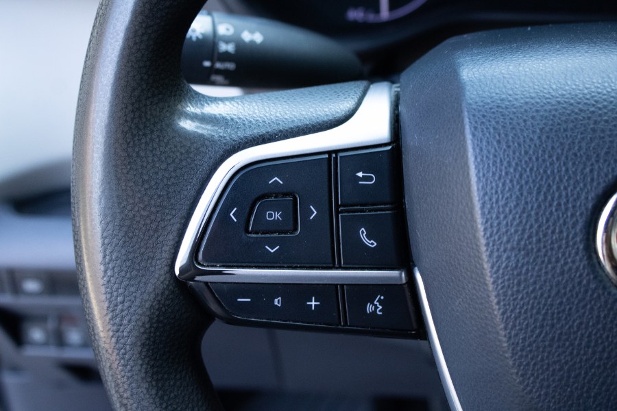 2021 Toyota Sienna LE AWD 8-Passenger (Natl) photo