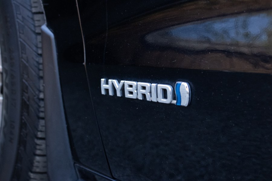2021 Toyota Sienna LE AWD 8-Passenger (Natl) photo