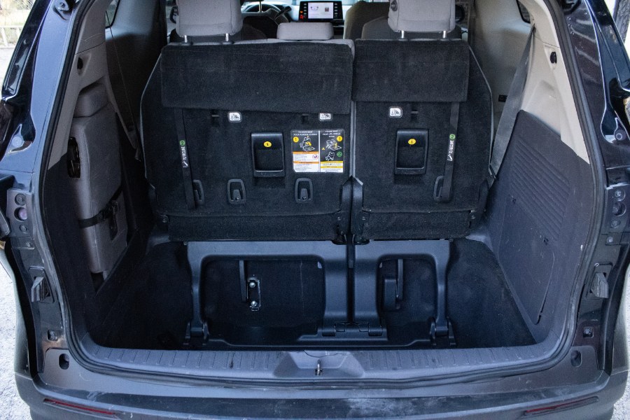 2021 Toyota Sienna LE AWD 8-Passenger (Natl) photo