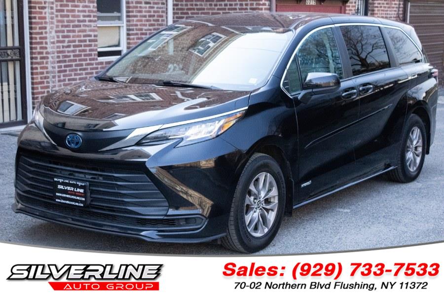 2021 Toyota Sienna LE AWD 8-Passenger (Natl) photo