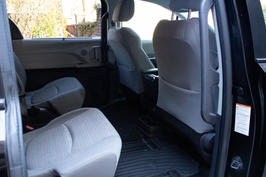 2021 Toyota Sienna LE AWD 8-Passenger (Natl) photo