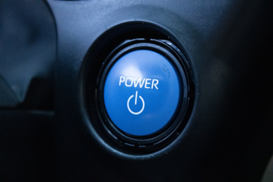 2021 Toyota Sienna LE AWD 8-Passenger (Natl) photo