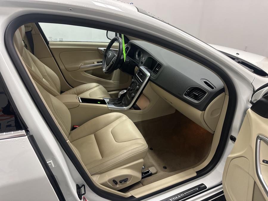 2013 Volvo S60 T5 photo