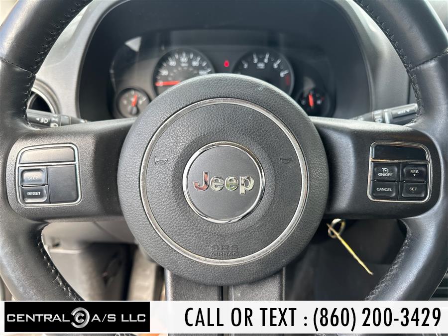 2013 Jeep Compass Latitude photo