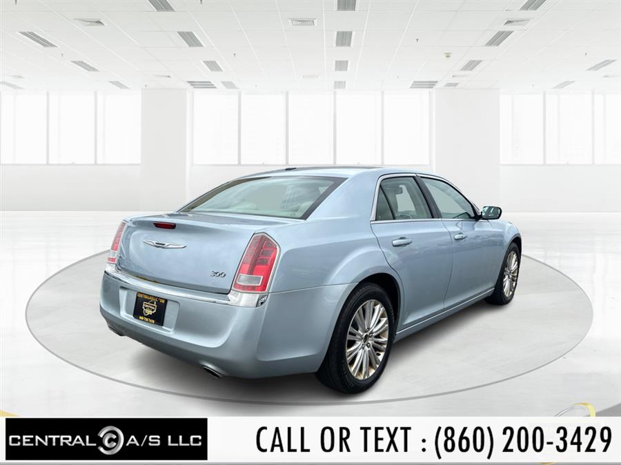 2013 Chrysler 300 photo
