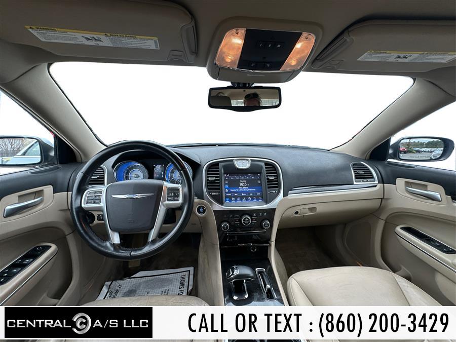 2013 Chrysler 300 photo