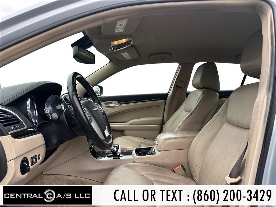 2013 Chrysler 300 photo