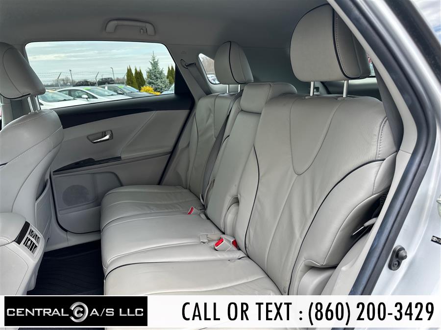 2013 Toyota Venza LE photo