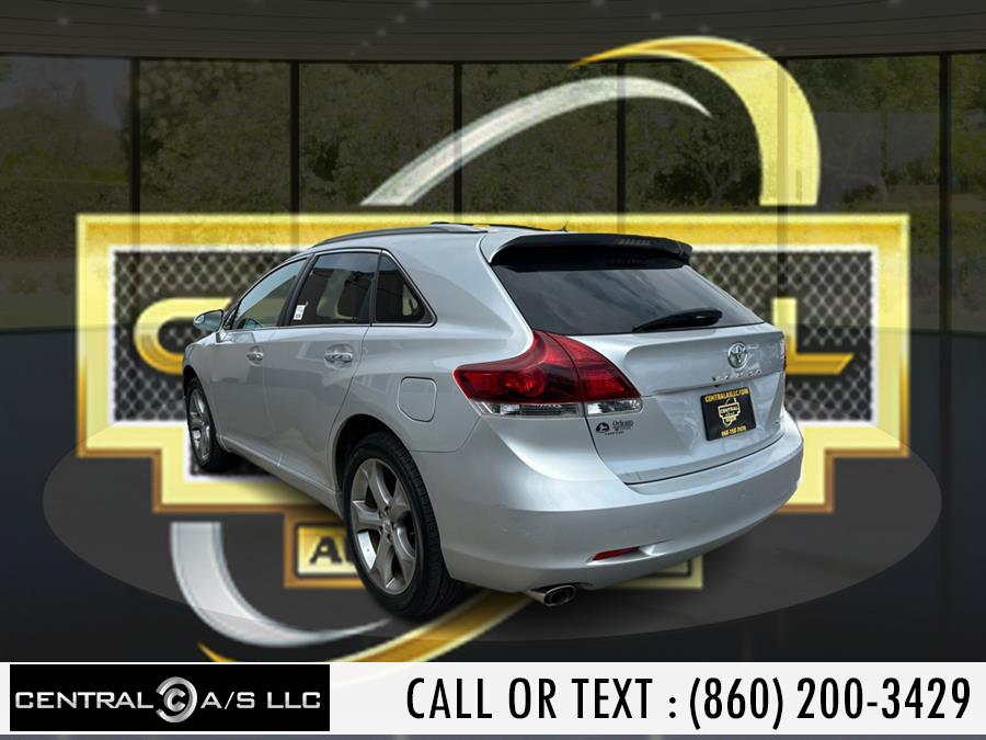 2013 Toyota Venza LE photo