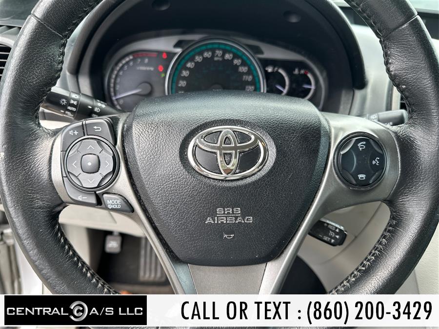 2013 Toyota Venza LE photo