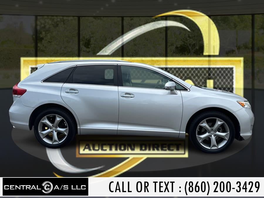 2013 Toyota Venza LE photo
