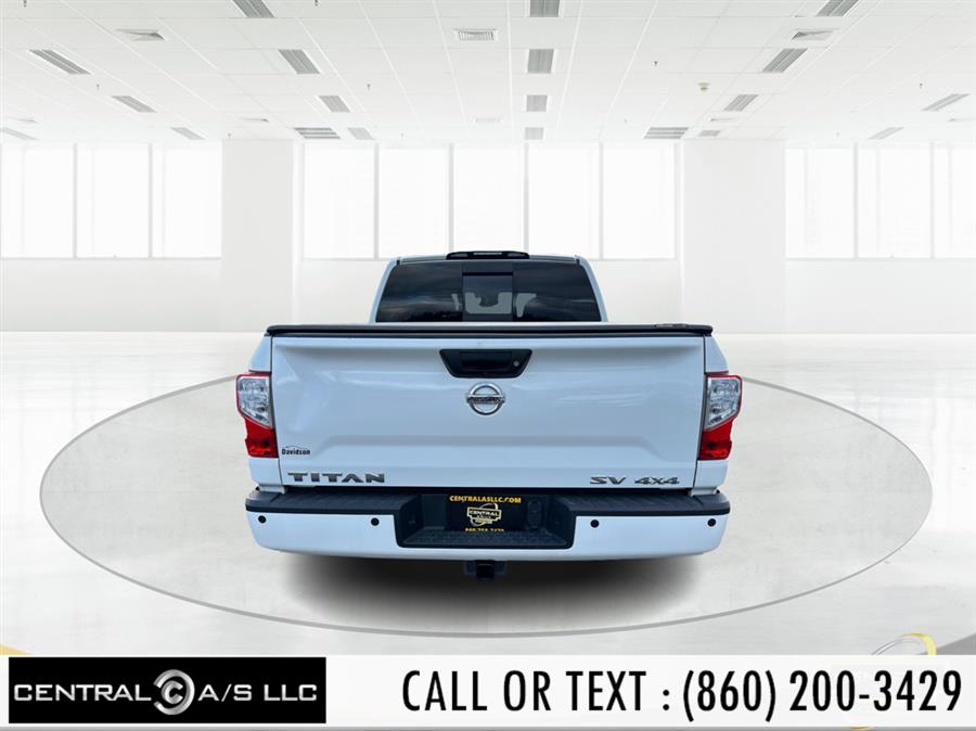 2018 Nissan Titan 4x4 Crew Cab PRO-4X photo