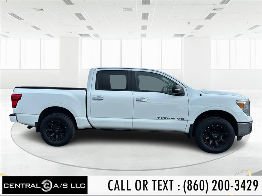 2018 Nissan Titan 4x4 Crew Cab PRO-4X photo