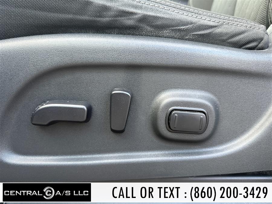 2018 Nissan Titan 4x4 Crew Cab PRO-4X photo