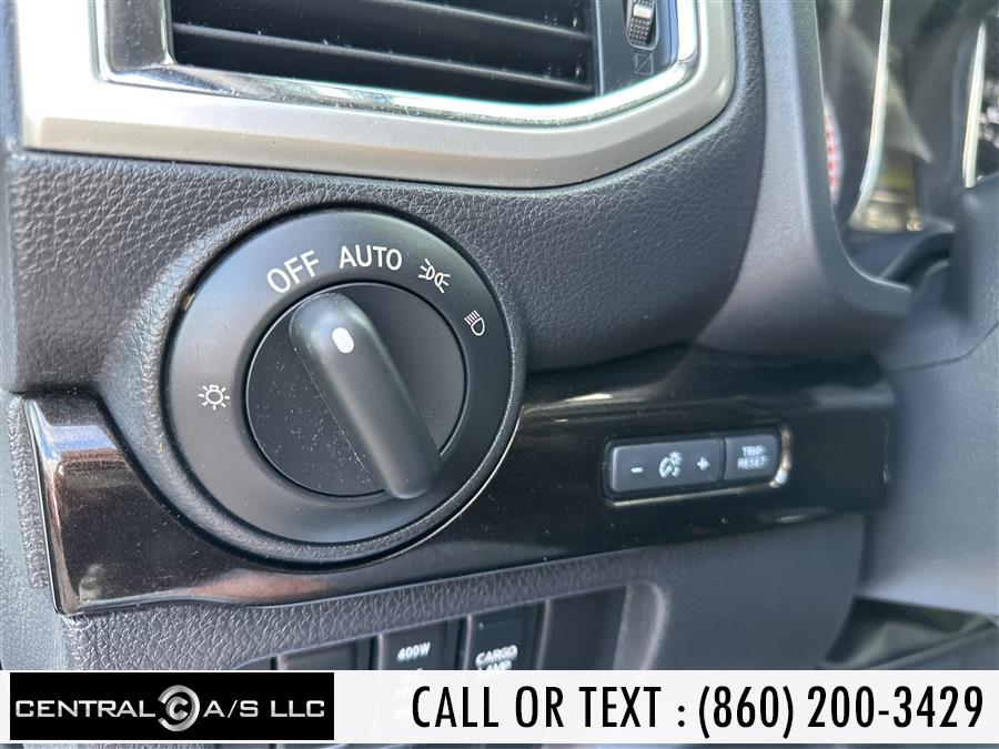 2018 Nissan Titan 4x4 Crew Cab PRO-4X photo