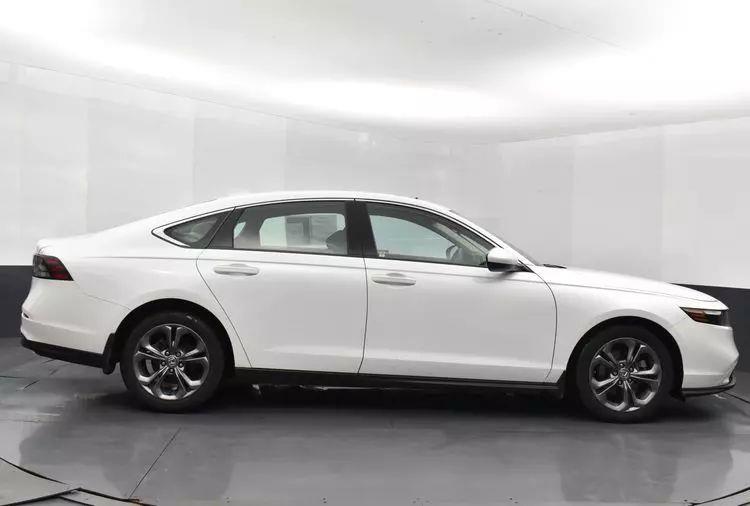 2023 Honda Accord EX Sedan 4D photo