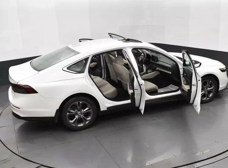 2023 Honda Accord EX Sedan 4D photo