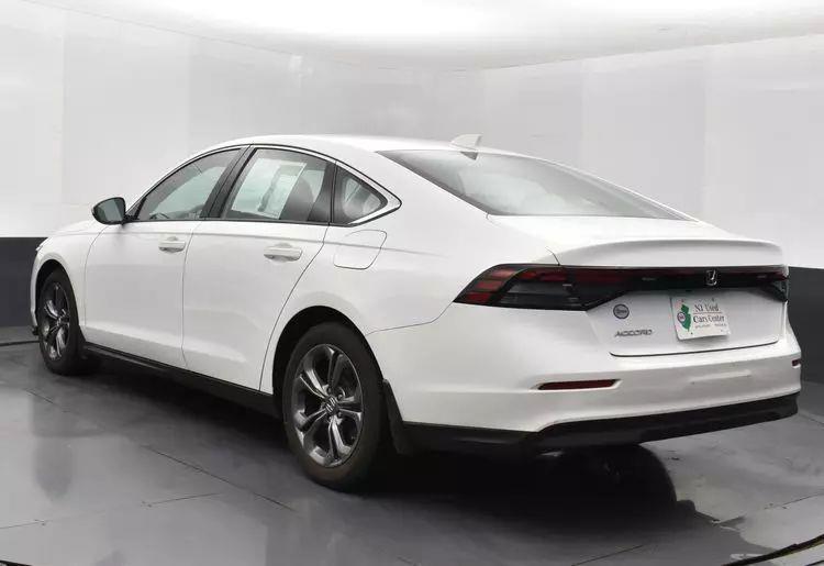 2023 Honda Accord EX Sedan 4D photo