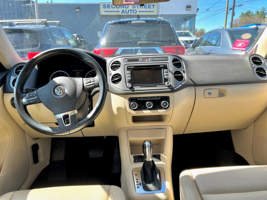 2012 Volkswagen Tiguan S 4Motion photo