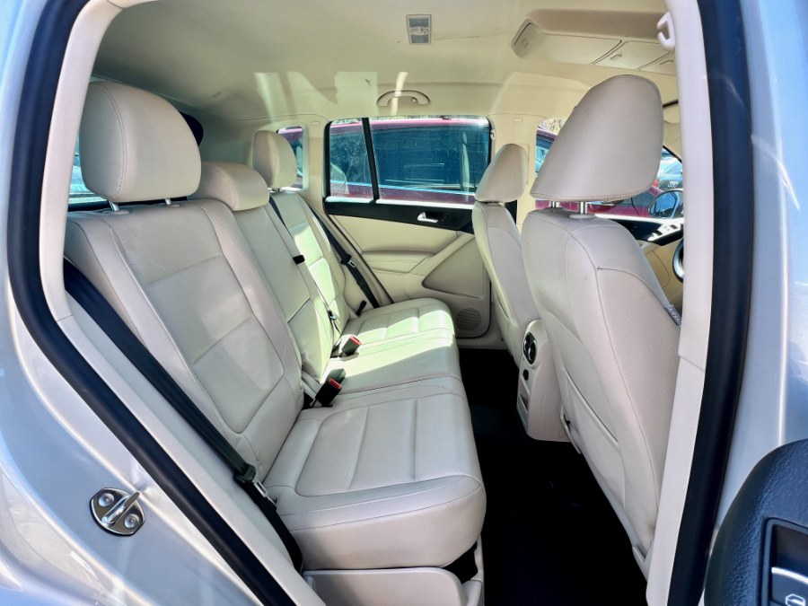 2012 Volkswagen Tiguan S 4Motion photo