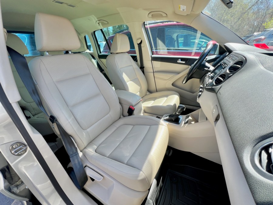 2012 Volkswagen Tiguan S 4Motion photo