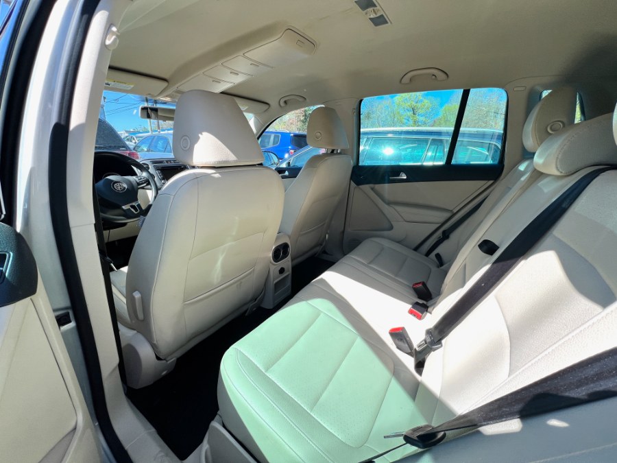 2012 Volkswagen Tiguan S 4Motion photo