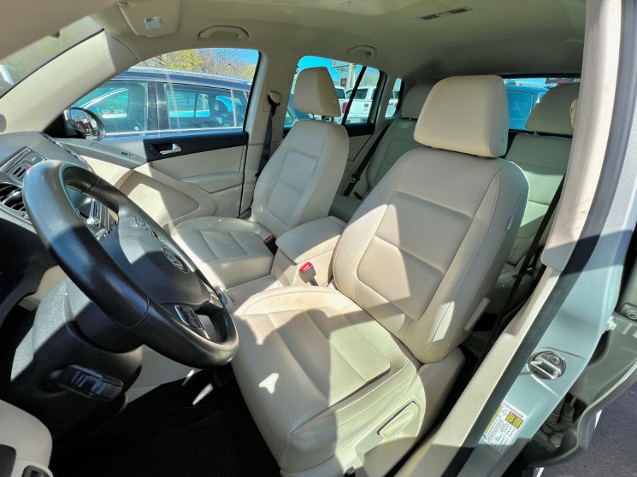 2012 Volkswagen Tiguan S 4Motion photo