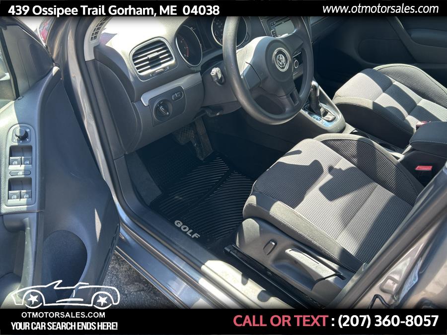 2012 Volkswagen Golf Base PZEV photo