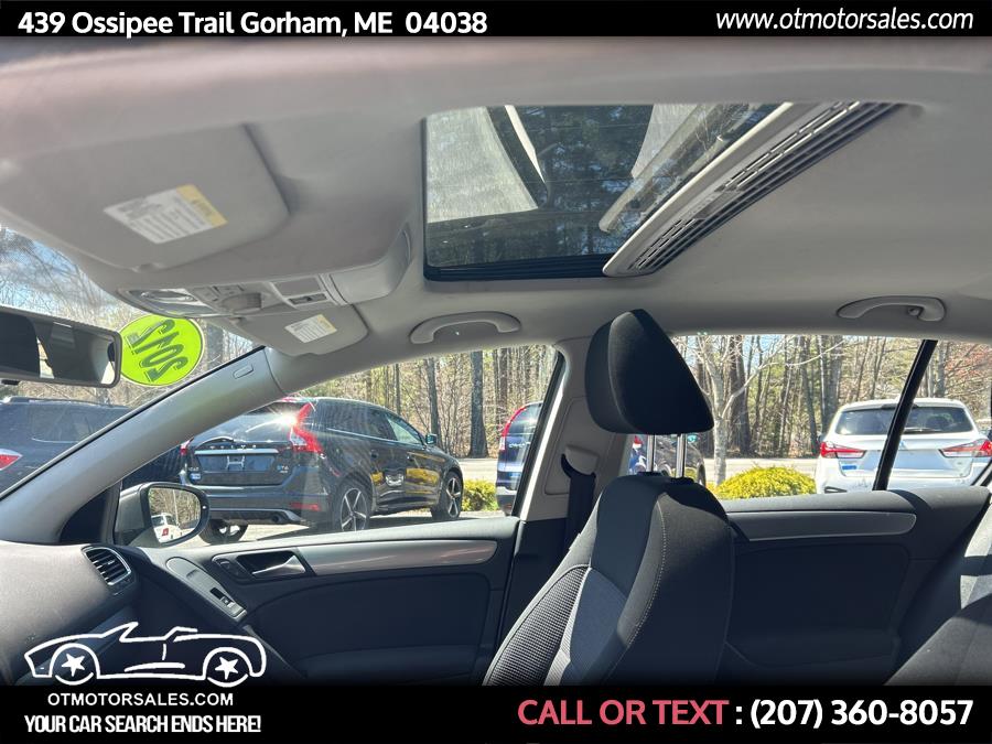 2012 Volkswagen Golf Base PZEV photo