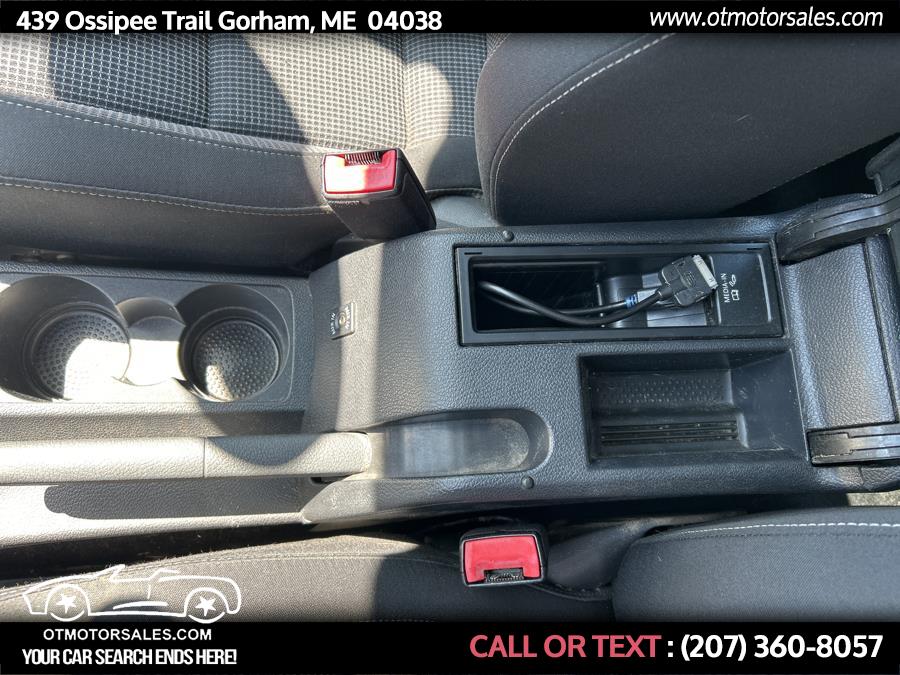 2012 Volkswagen Golf Base PZEV photo