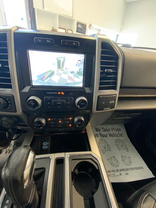 2017 Ford F-150 Lariat 4WD SuperCrew 5.5'' Box photo
